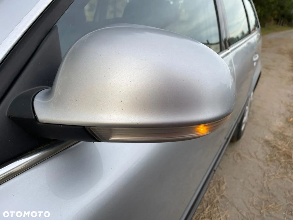 Volkswagen Passat 1.9 TDI Comfortline - 11