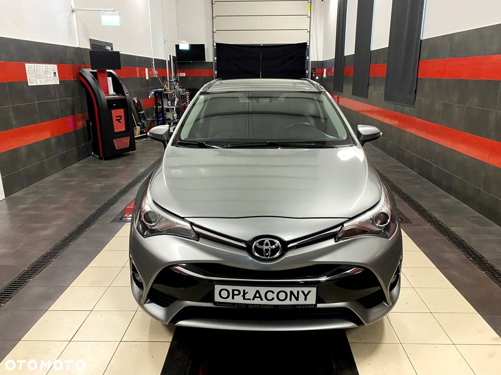 Toyota Avensis Touring Sports 1.8 Executive - 4