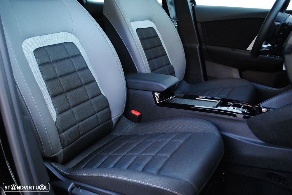 Citroën C4 1.2 Hybrid Plus e-DSC6 - 24