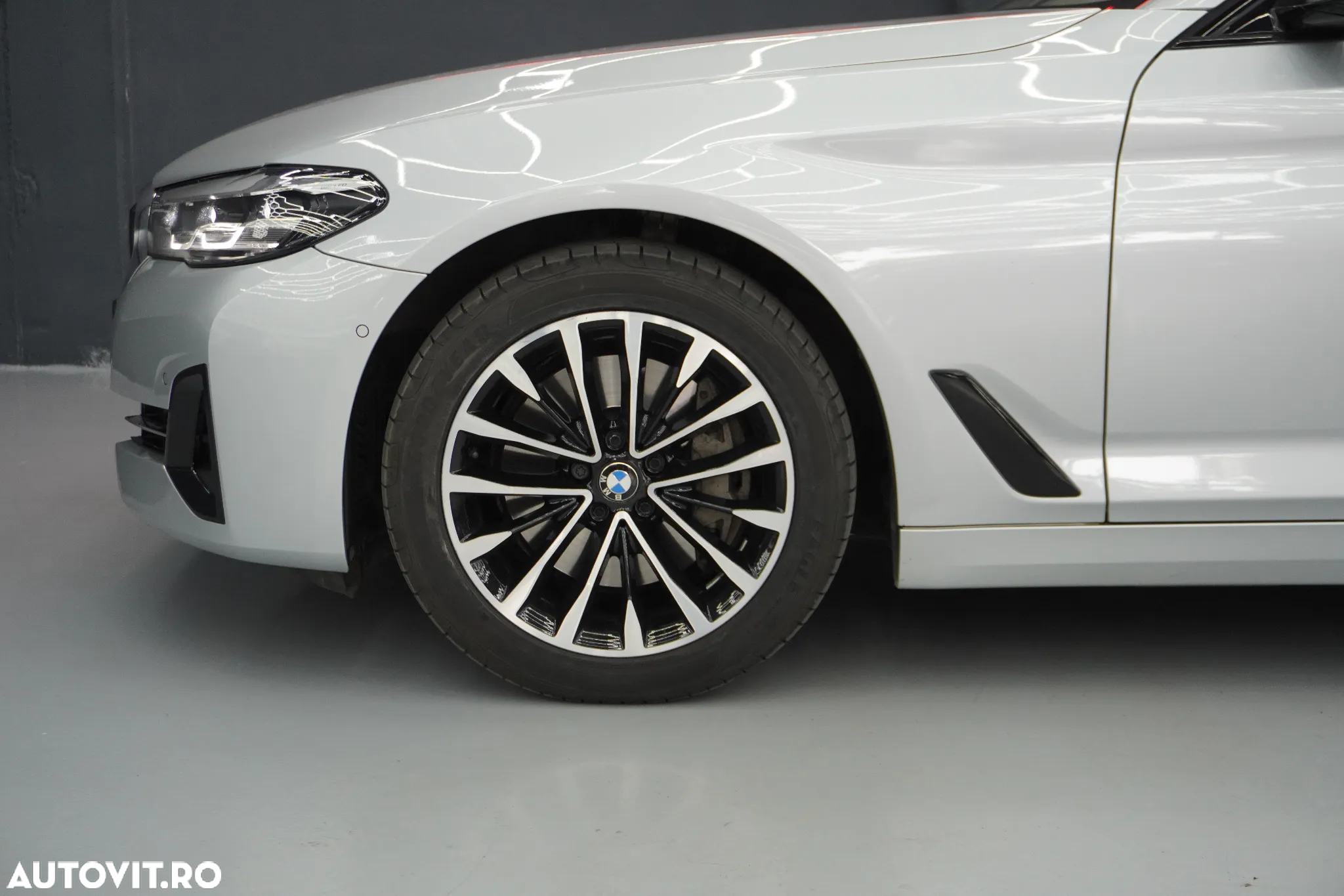 BMW Seria 5 540d xDrive AT MHEV - 26