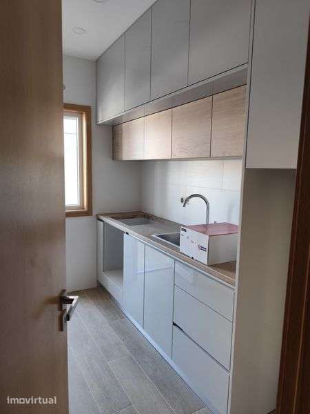T1+1 totalmente remodelado | Rio Tinto / Areosa | 900€ | Particular - Grande imagem: 4/6
