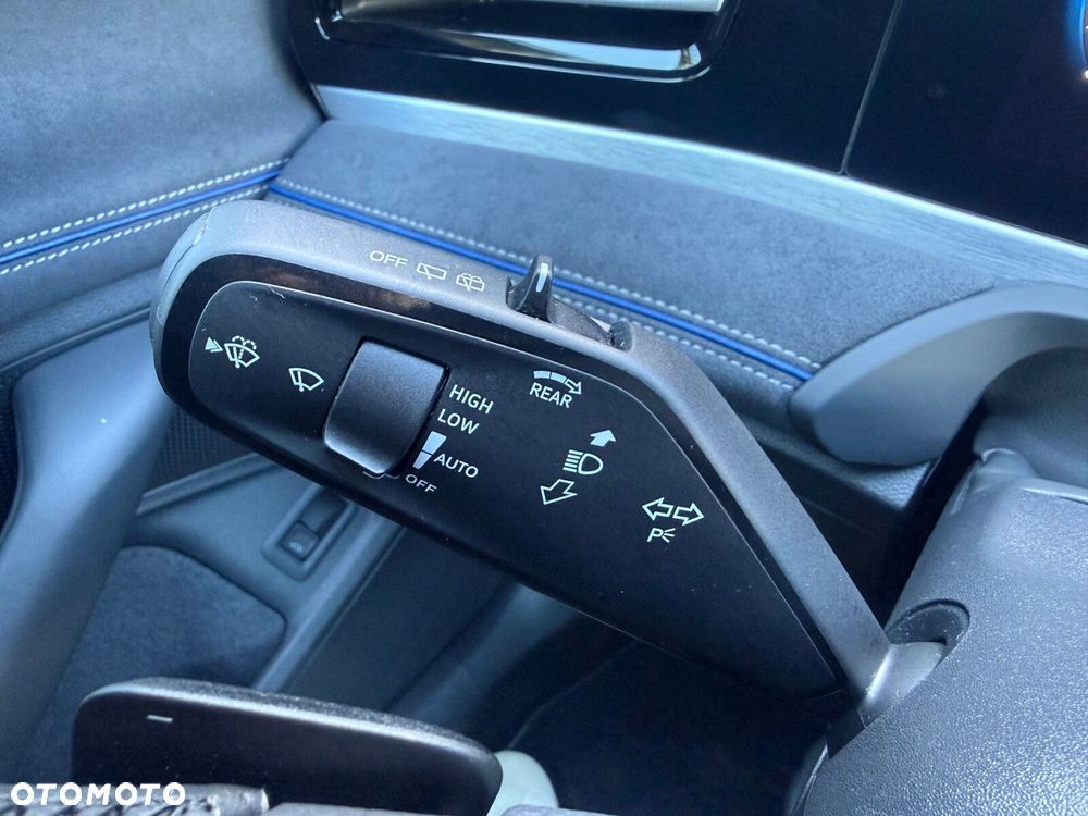 Volkswagen Passat Variant 2.0 TDI SCR 4Mot R-Line Plus DSG - 33