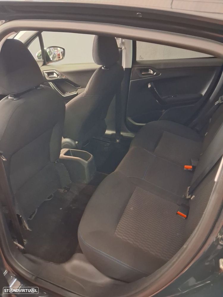 Peugeot 208 1.2 PureTech Active - 14