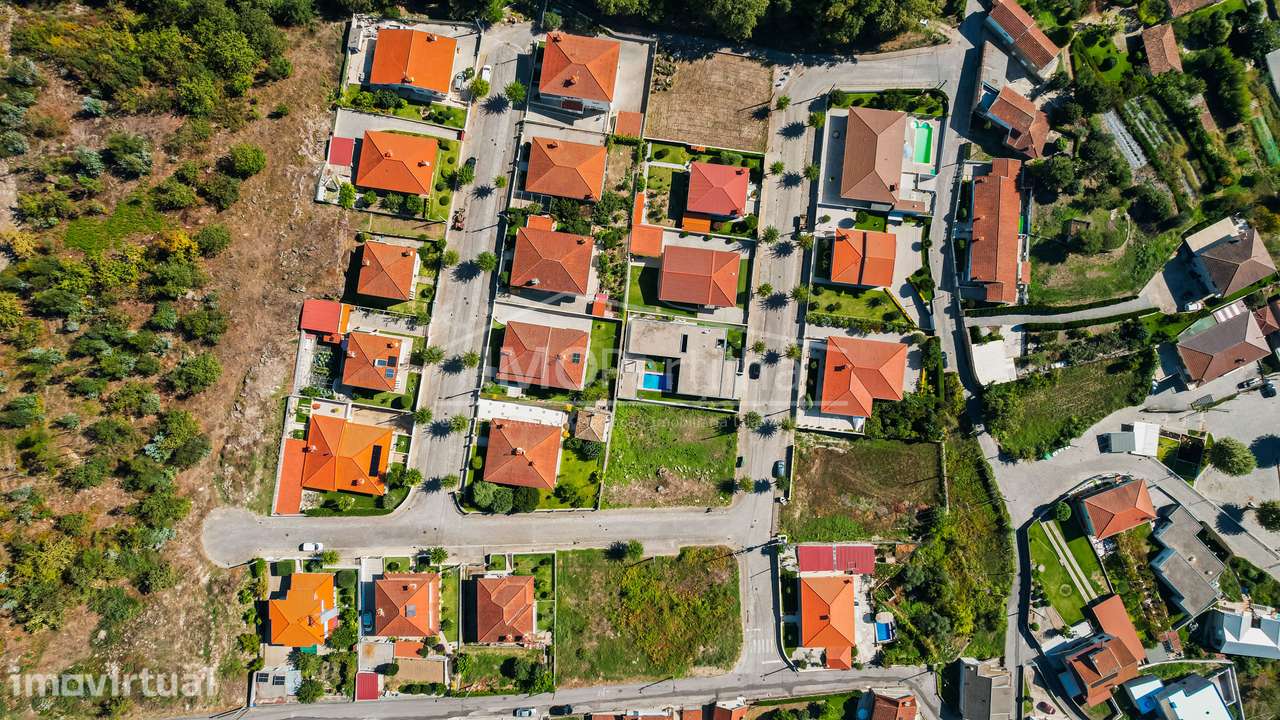 Lote 10 | 560 m² | Santo Emilião, Póvoa de Lanhoso, Braga - Grande imagem: 3/17