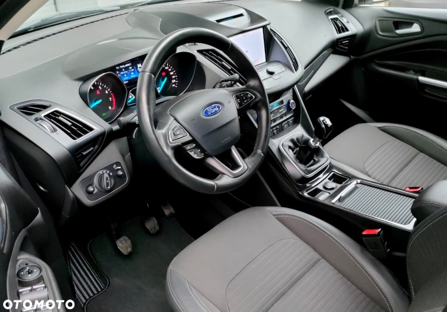 Ford Kuga - 6