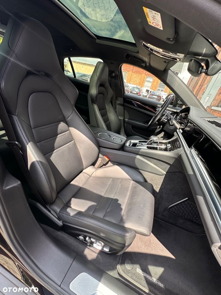 Porsche Panamera 4S - 12
