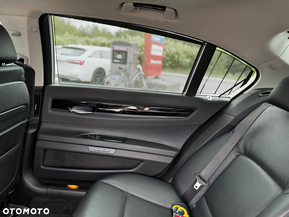 BMW Seria 7 730Ld - 19