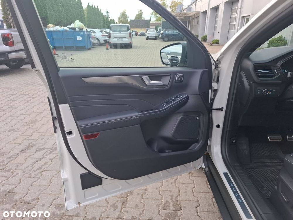 Ford Kuga - 24