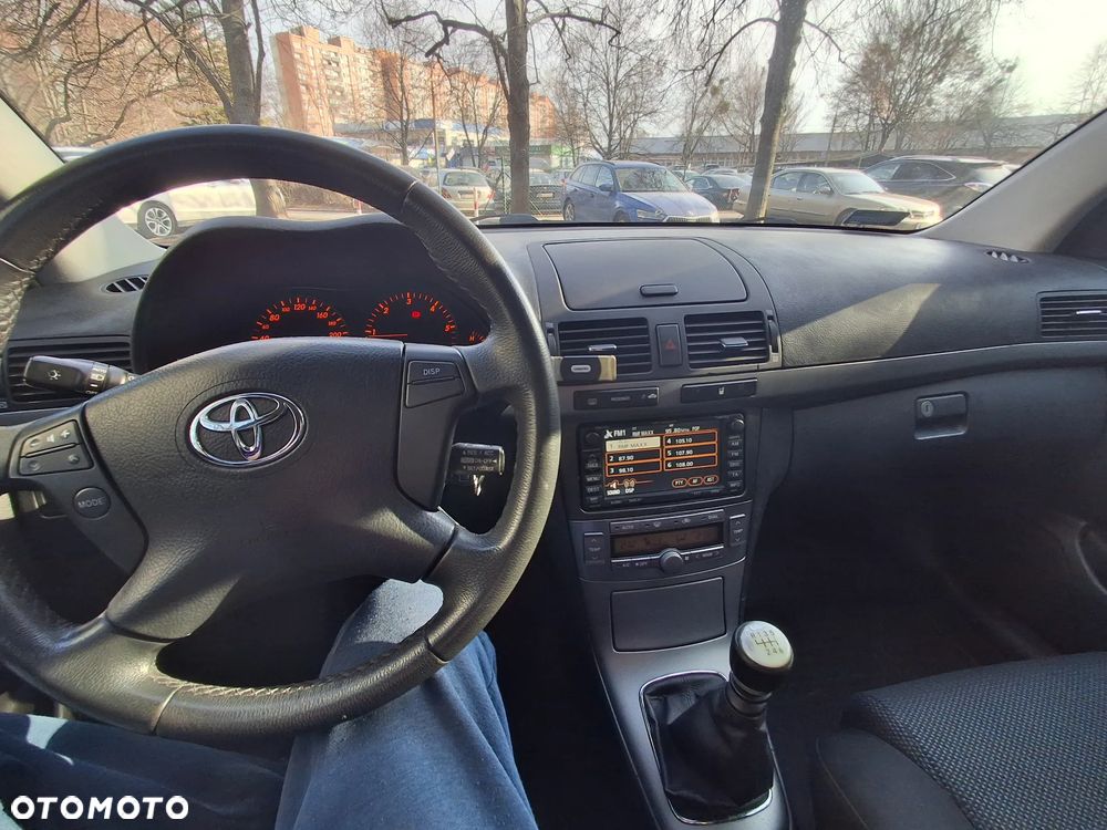 Toyota Avensis 2.0 D-4D - 14