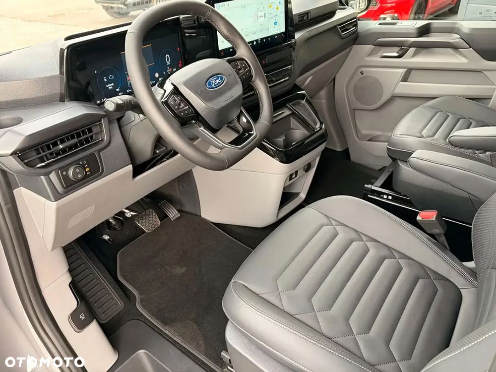 Ford Tourneo Custom 2.5 PHEV CVT 340 L2 Titanium X - 8