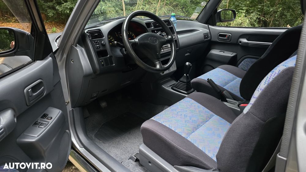 Toyota RAV4 - 7