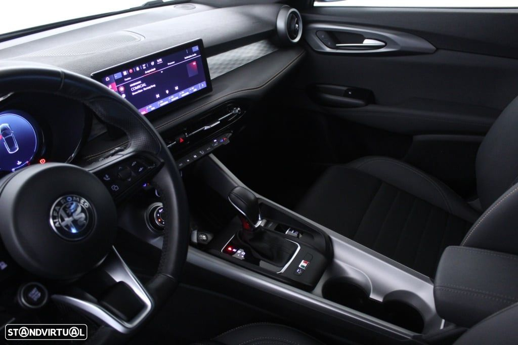 Alfa Romeo Tonale 1.5 Hybrid Veloce - 35