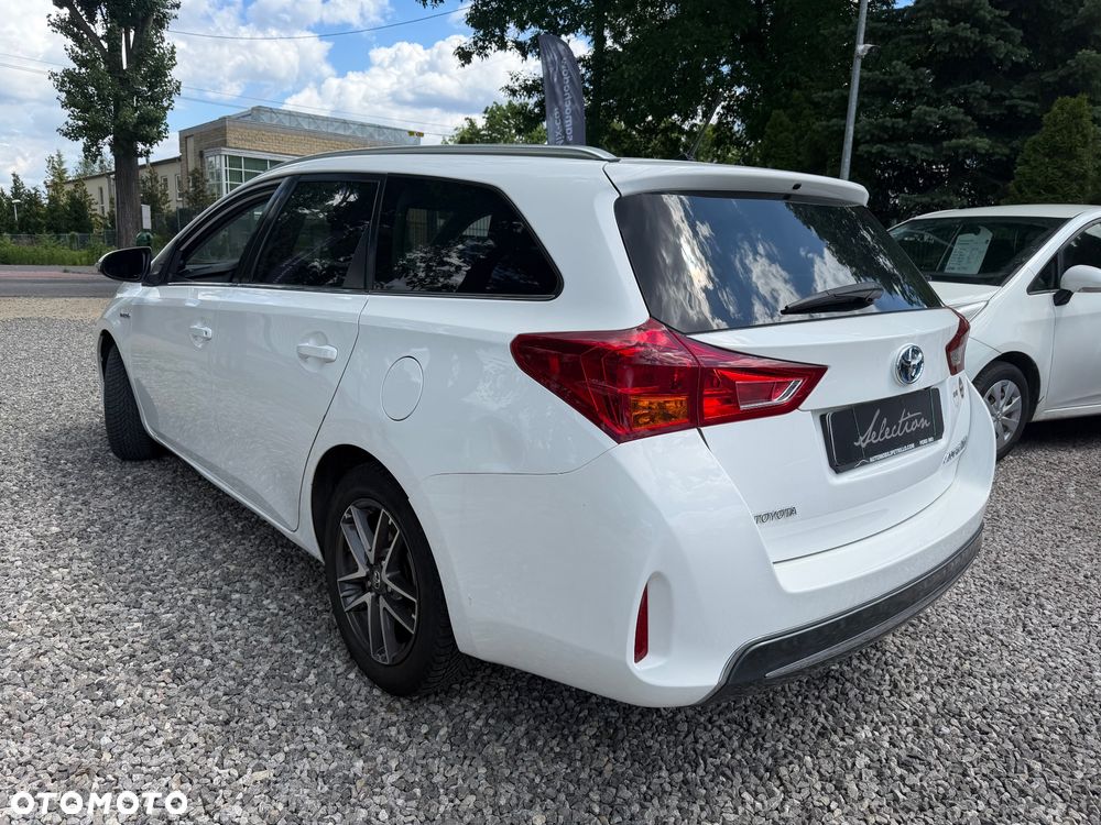 Toyota Auris Hybrid 135 Premium - 3