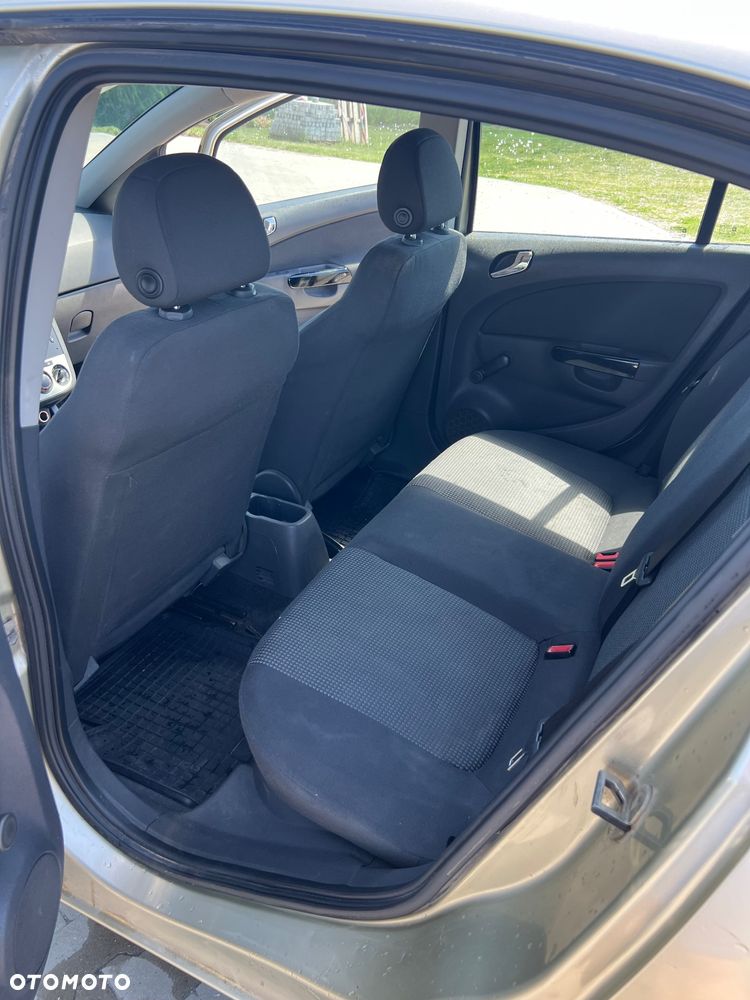 Opel Corsa 1.2 16V Essentia - 13