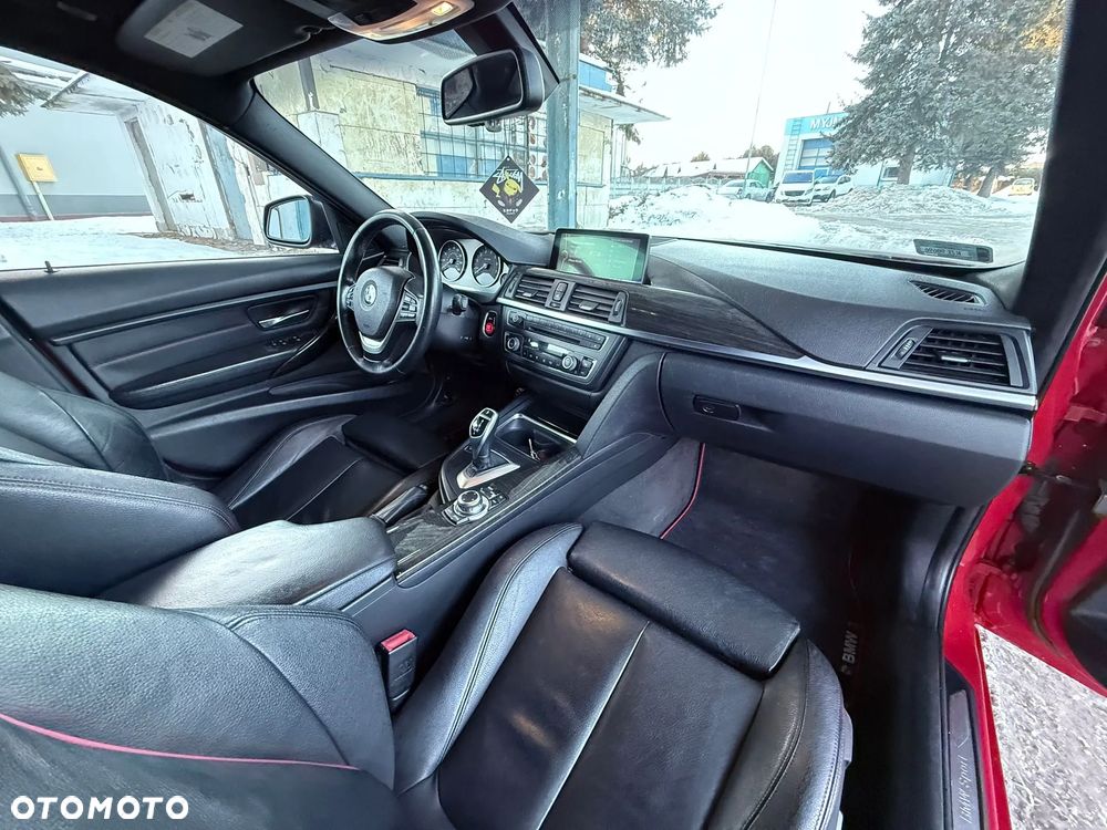 BMW Seria 3 335i Sport Line - 27