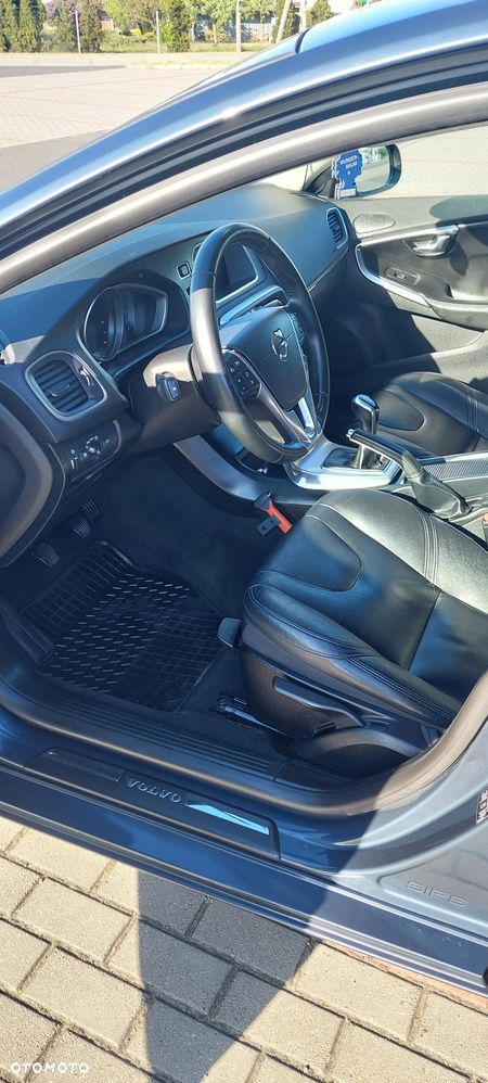 Volvo V40 D3 Momentum - 12