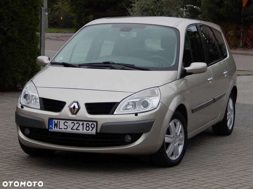 Renault Grand Scenic - 1