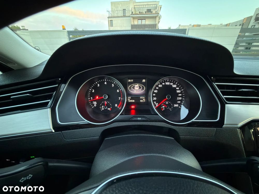 Volkswagen Passat 1.8 TSI BMT Highline - 16