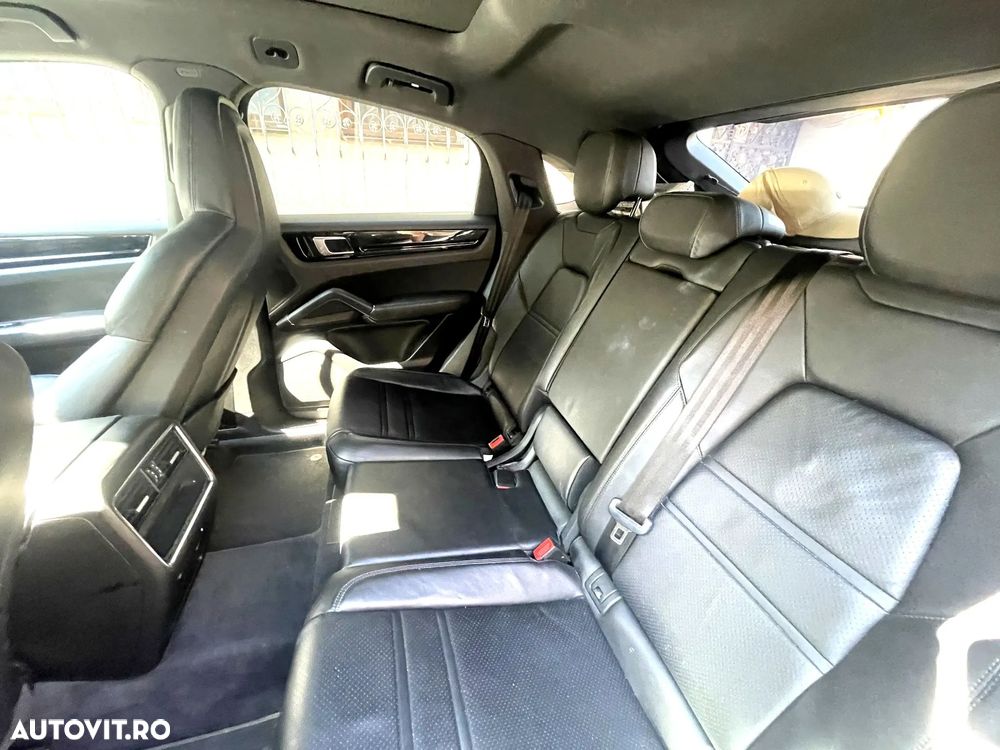 Porsche Cayenne - 6