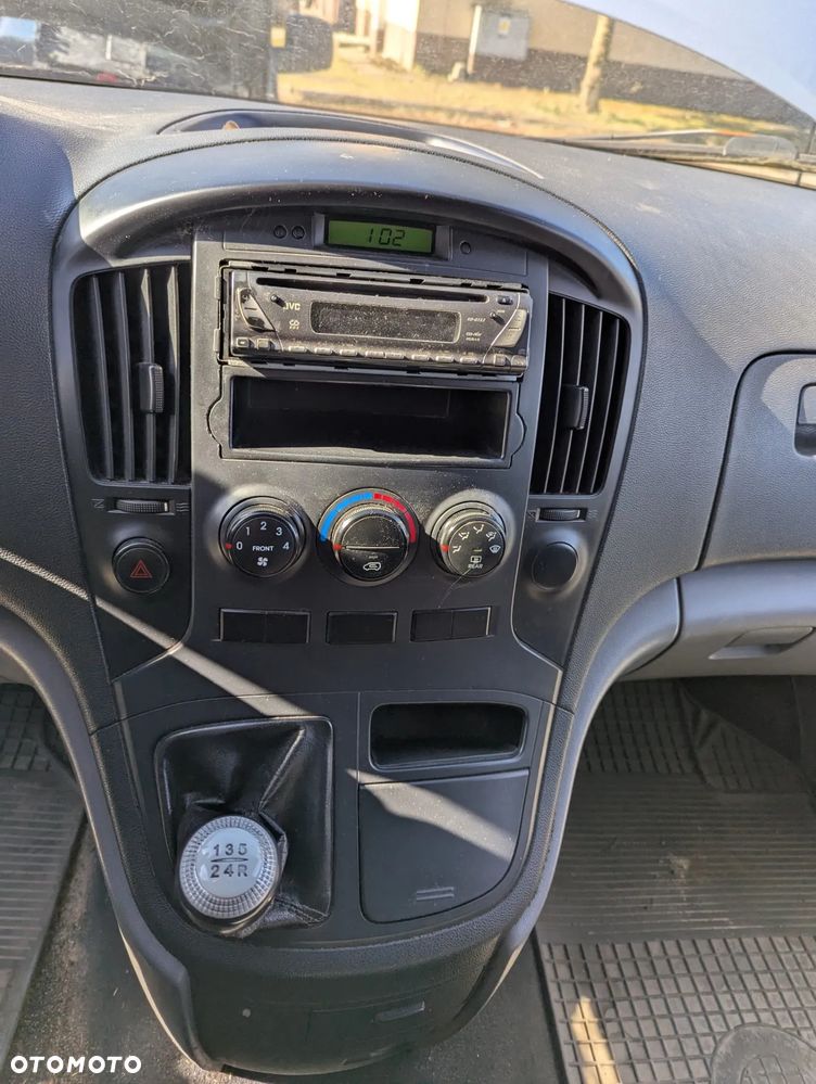 Hyundai H1 - 13