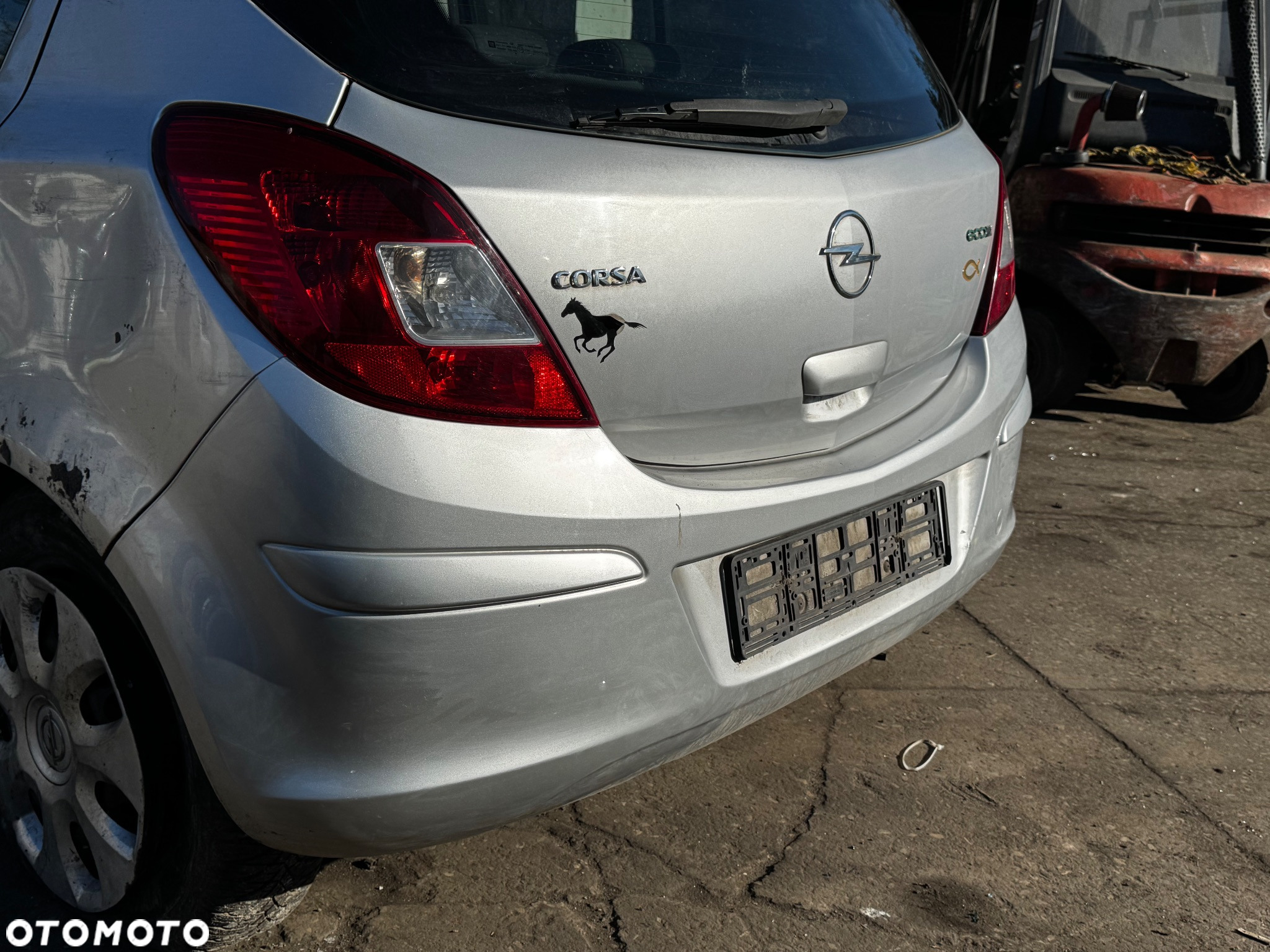 ZDERZAK TYLNY OPEL CORSA D 5D Z157 - 3