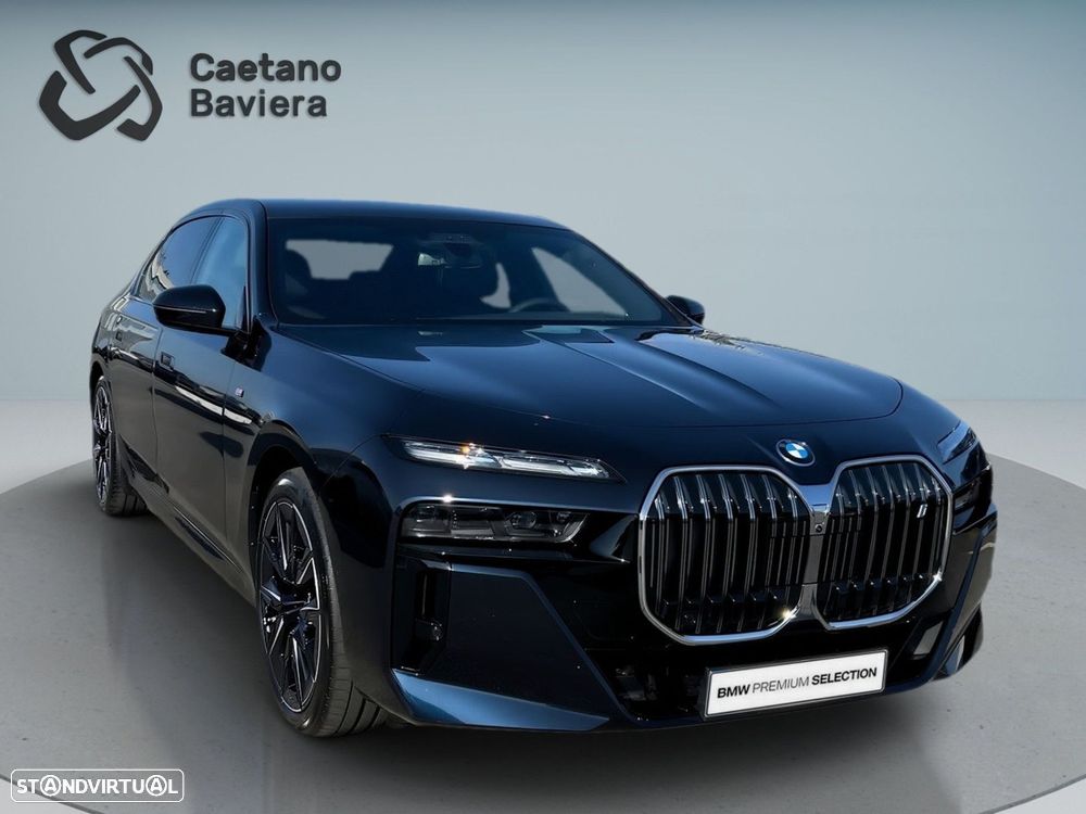 BMW i7 eDrive50 Pack Desportivo M - 6