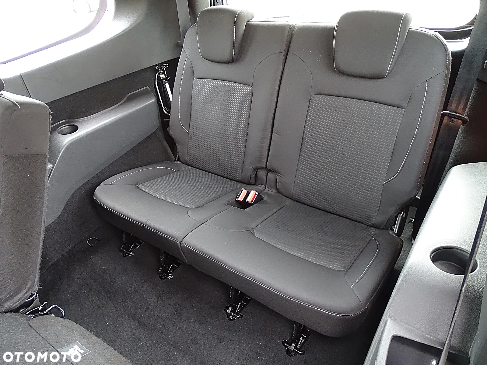 Dacia Lodgy TCe 130 GPF (7-Sitzer) Comfort - 7