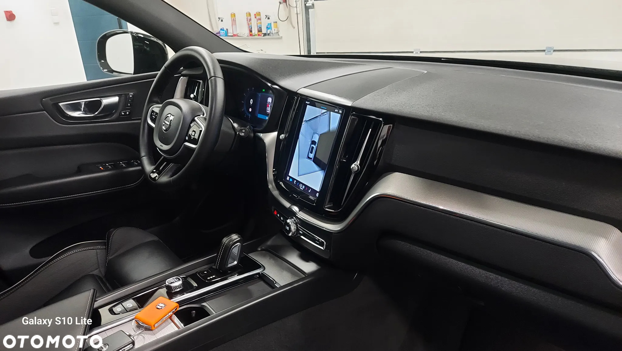 Volvo XC 60 B4 D Plus Dark - 20