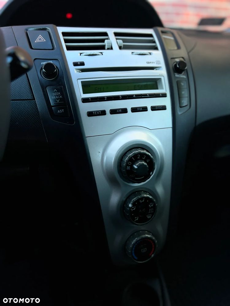 Toyota Yaris - 21
