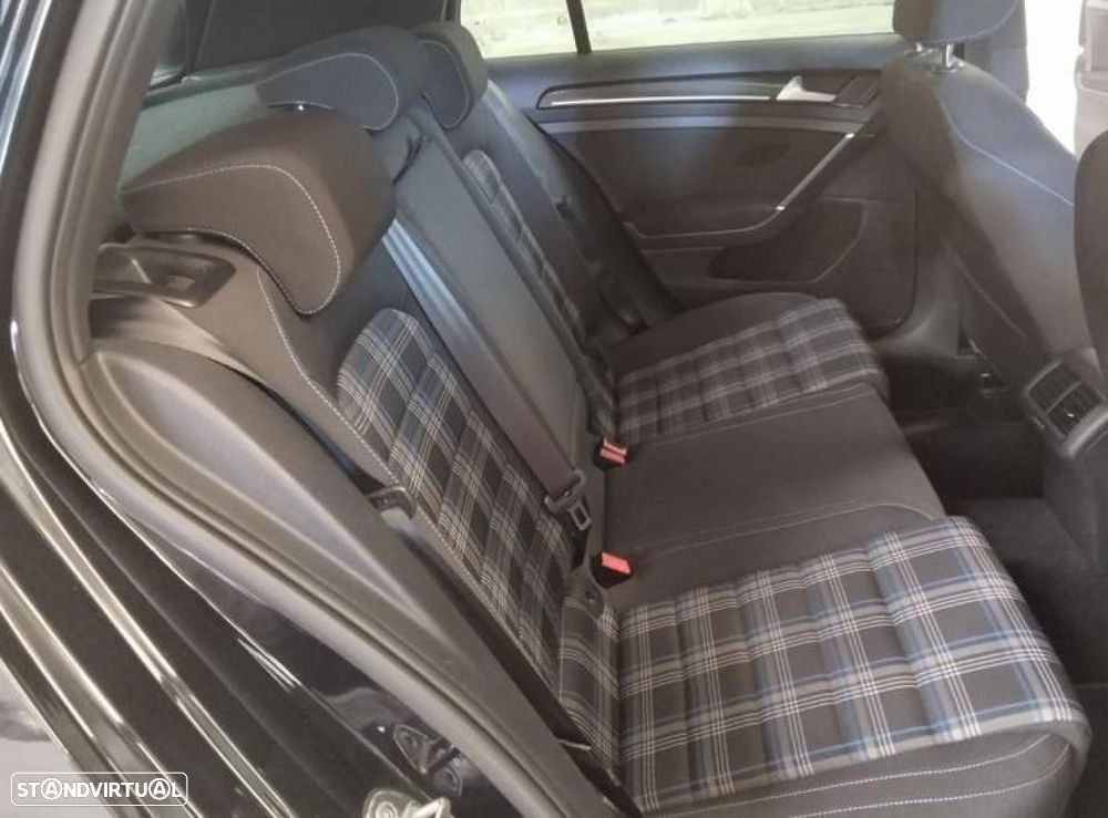 VW Golf - 5