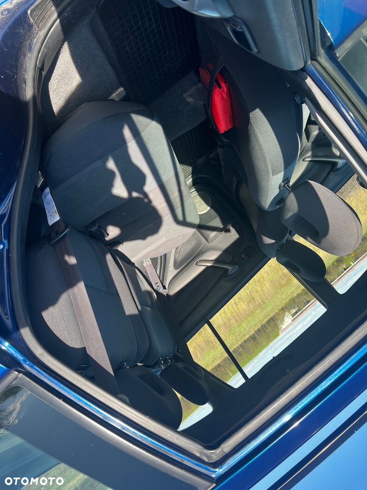 Toyota RAV4 2.0 VVT-i 4x4 - 11