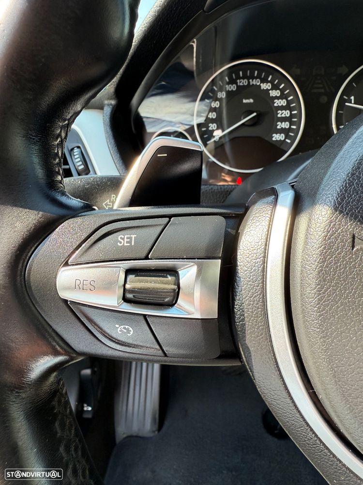 BMW 320 d DPF Touring Aut. Edition Sport - 25