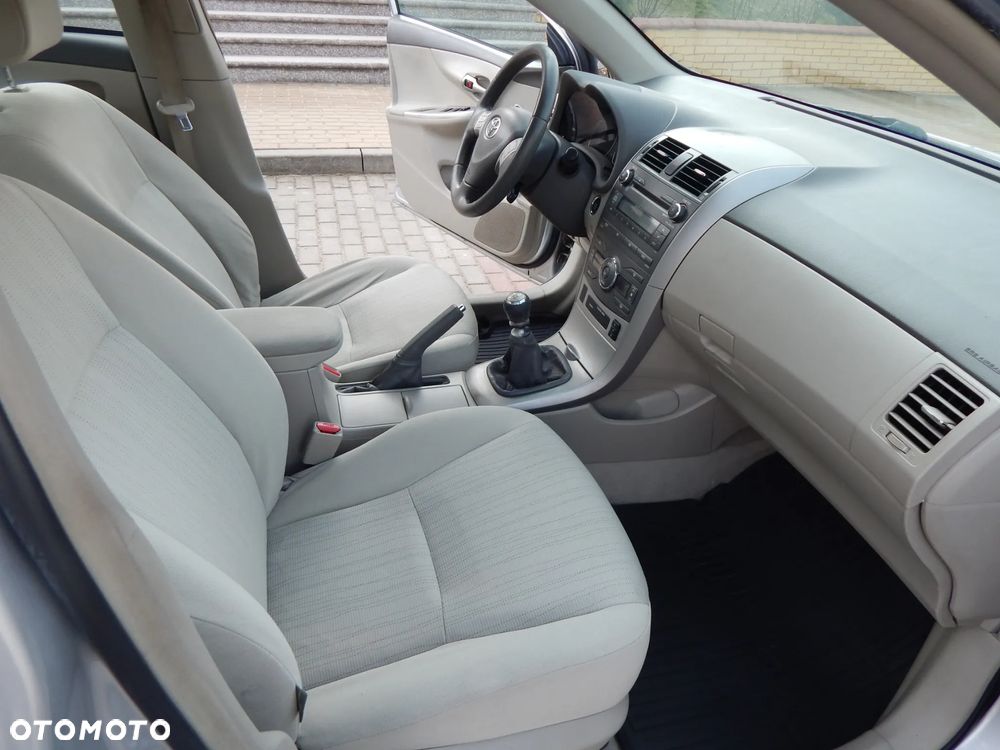 Toyota Corolla 1.6 Premium - 12