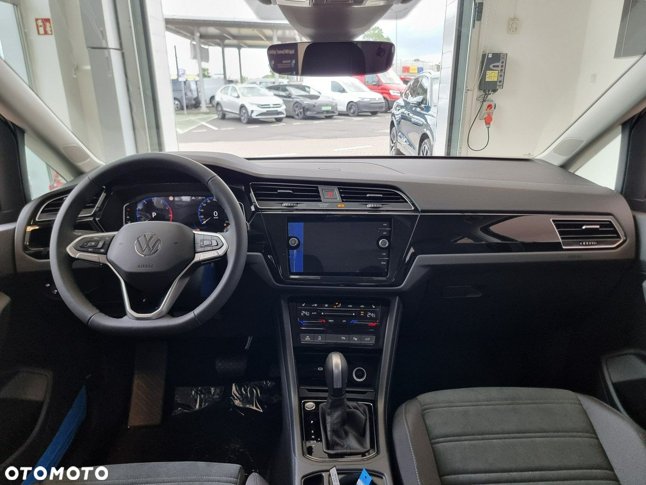 Volkswagen Touran - 18