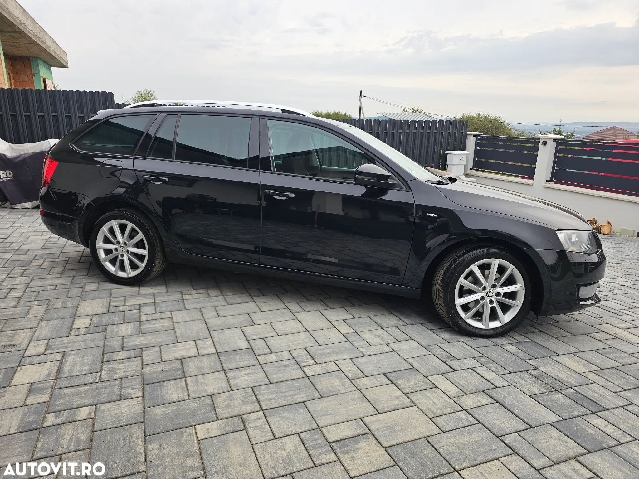 Skoda Octavia 2.0 TDI (Green tec) DSG Joy - 3