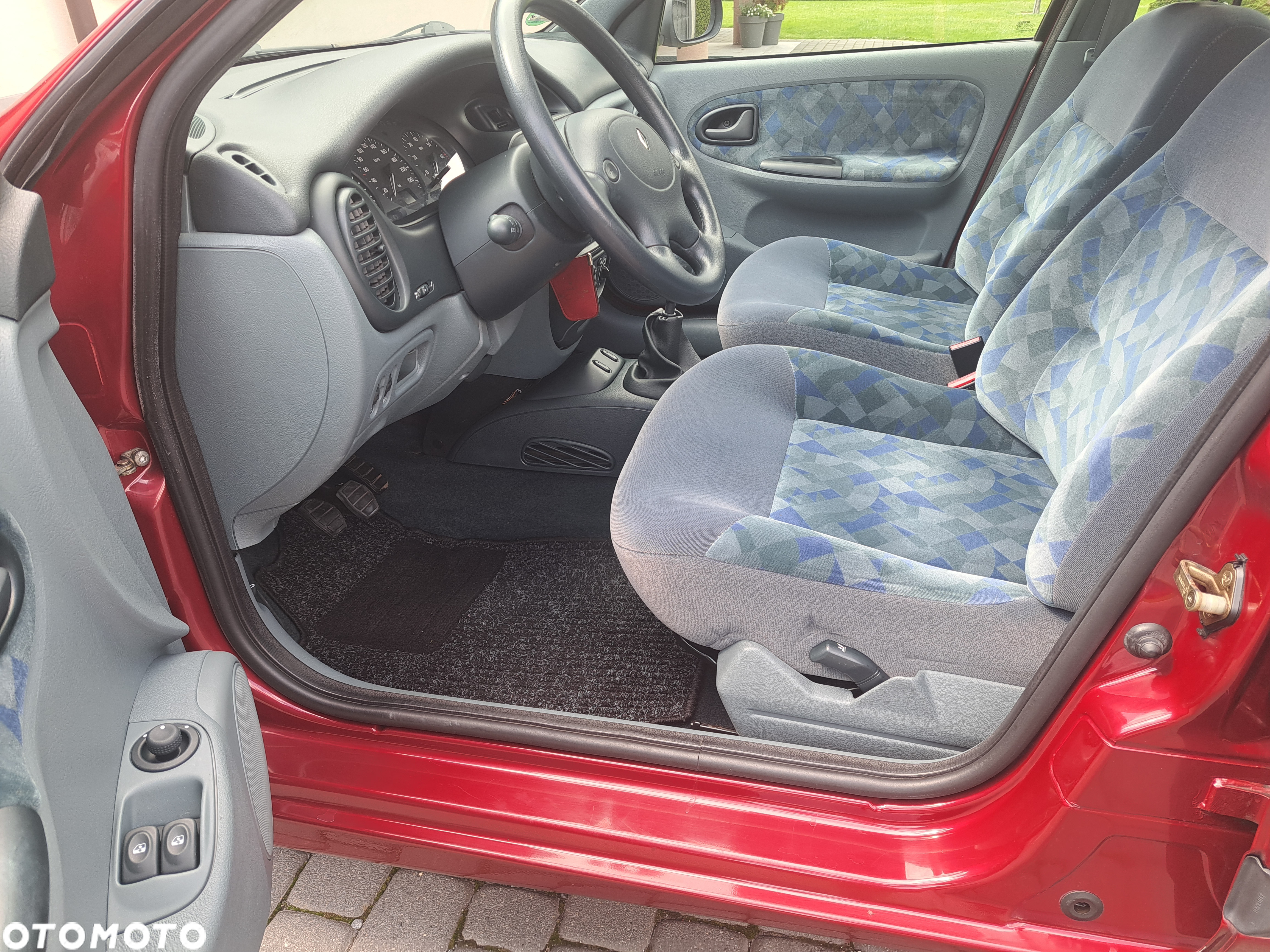 Renault Megane 2.0 RT - 34