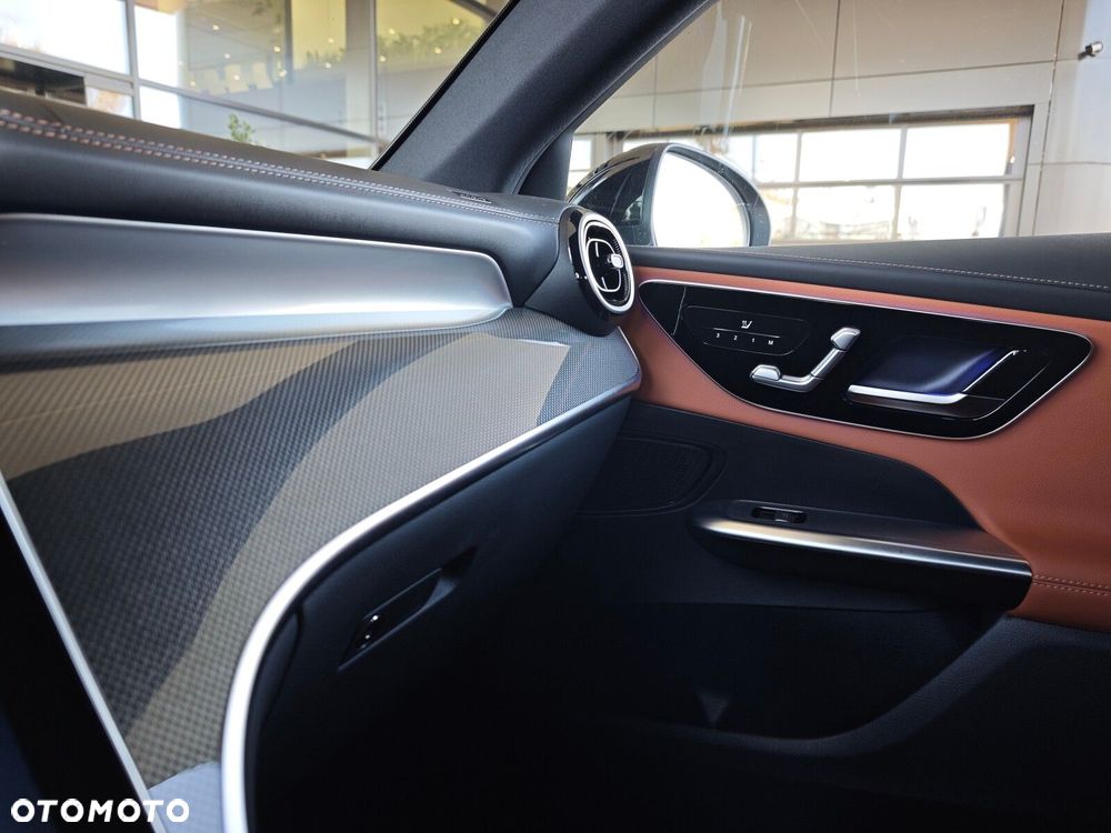 Mercedes-Benz GLC 220 d mHEV 4-Matic AMG Line - 24