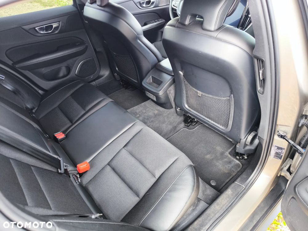Volvo V60 Cross Country T5 AWD Geartronic - 14