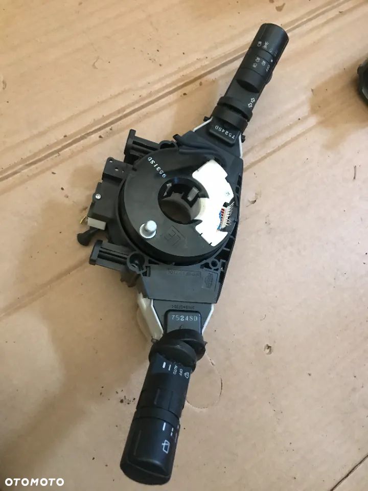 PRZEŁĄCZNIK ZESPOLONY NISSAN QASHQAI J10 47945JD000 - 2