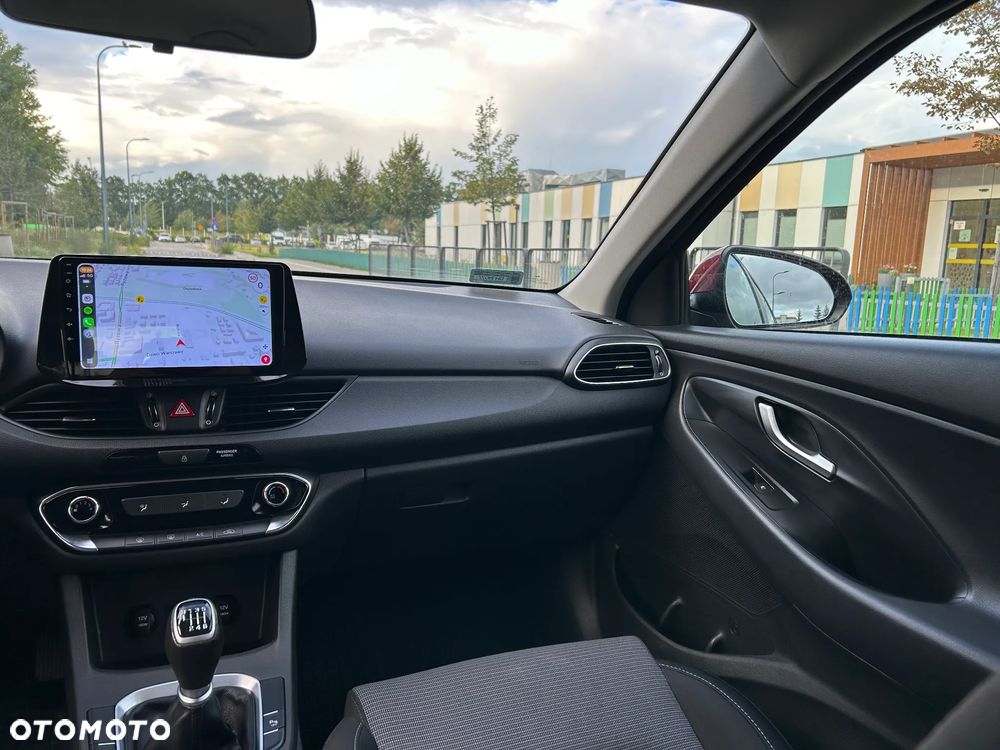 Hyundai i30 1.5 DPI Classic + - 13