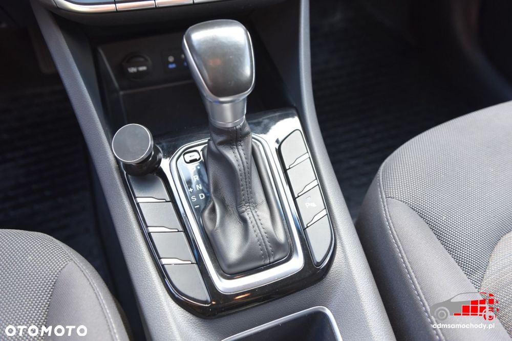 Hyundai IONIQ - 31