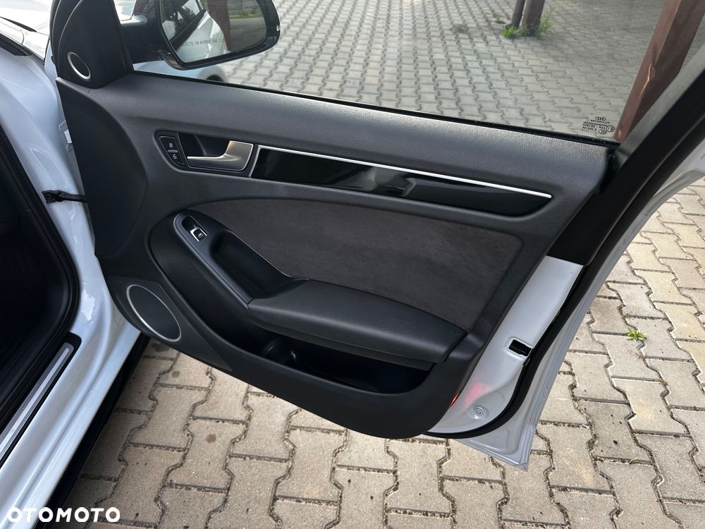 Audi A4 Limousine - 32