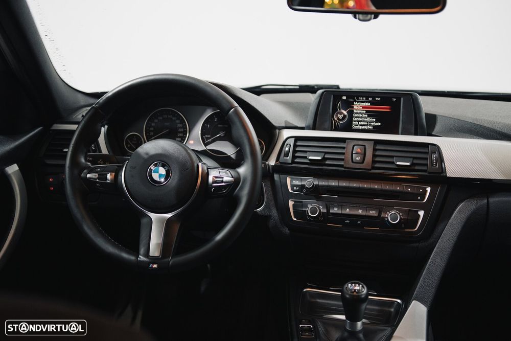 BMW 318 d Pack M - 16