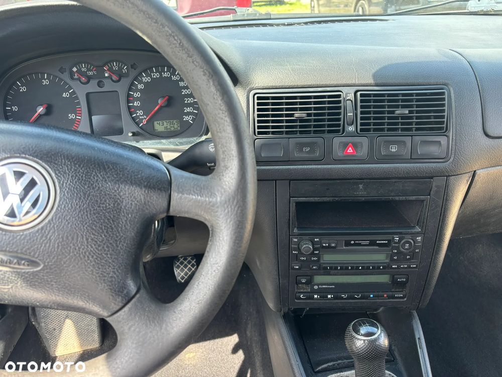 Volkswagen Golf - 8