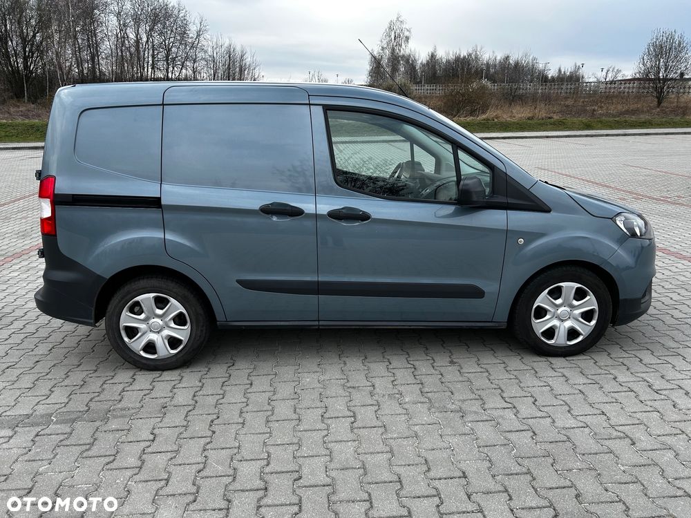 Ford Transit Courier - 8