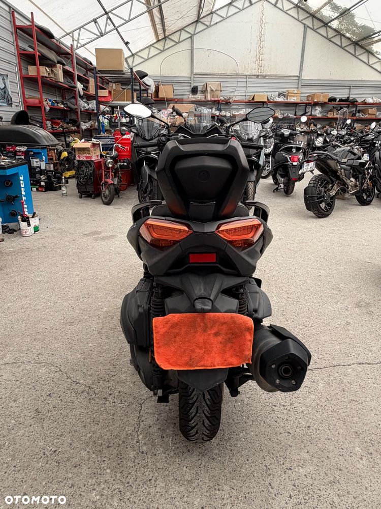Yamaha X-max - 7