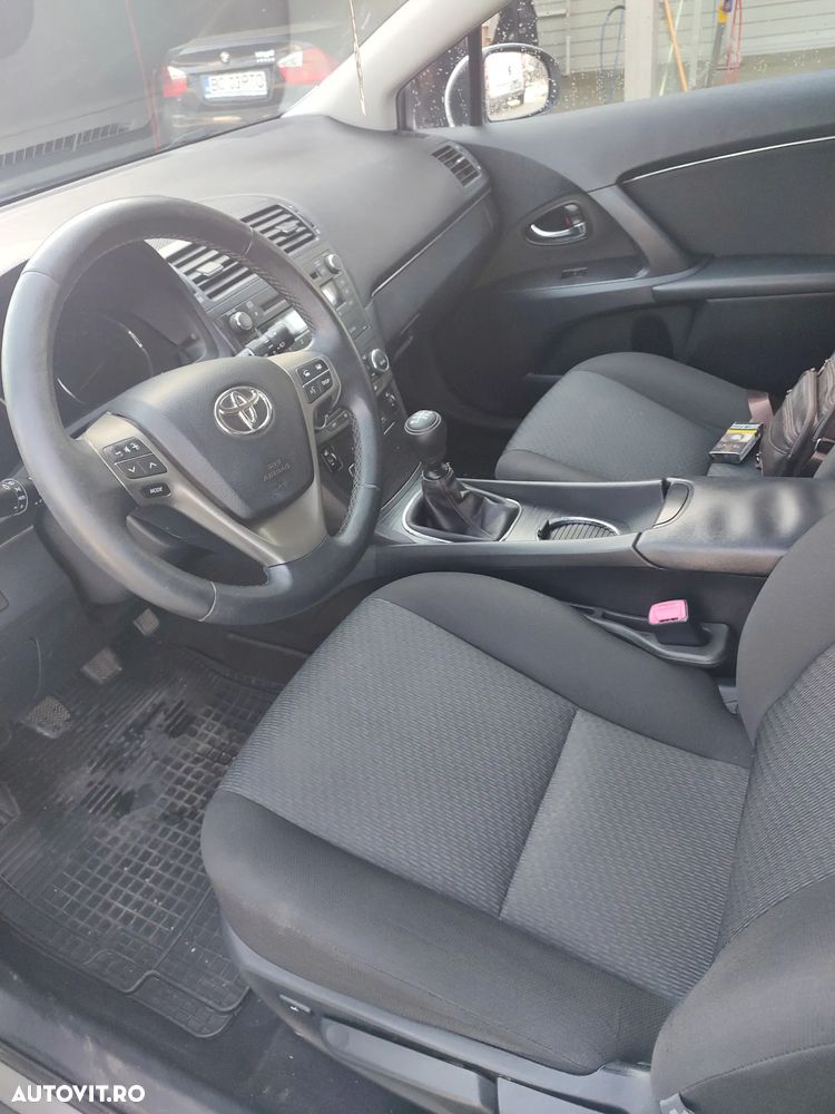 Toyota Avensis - 5