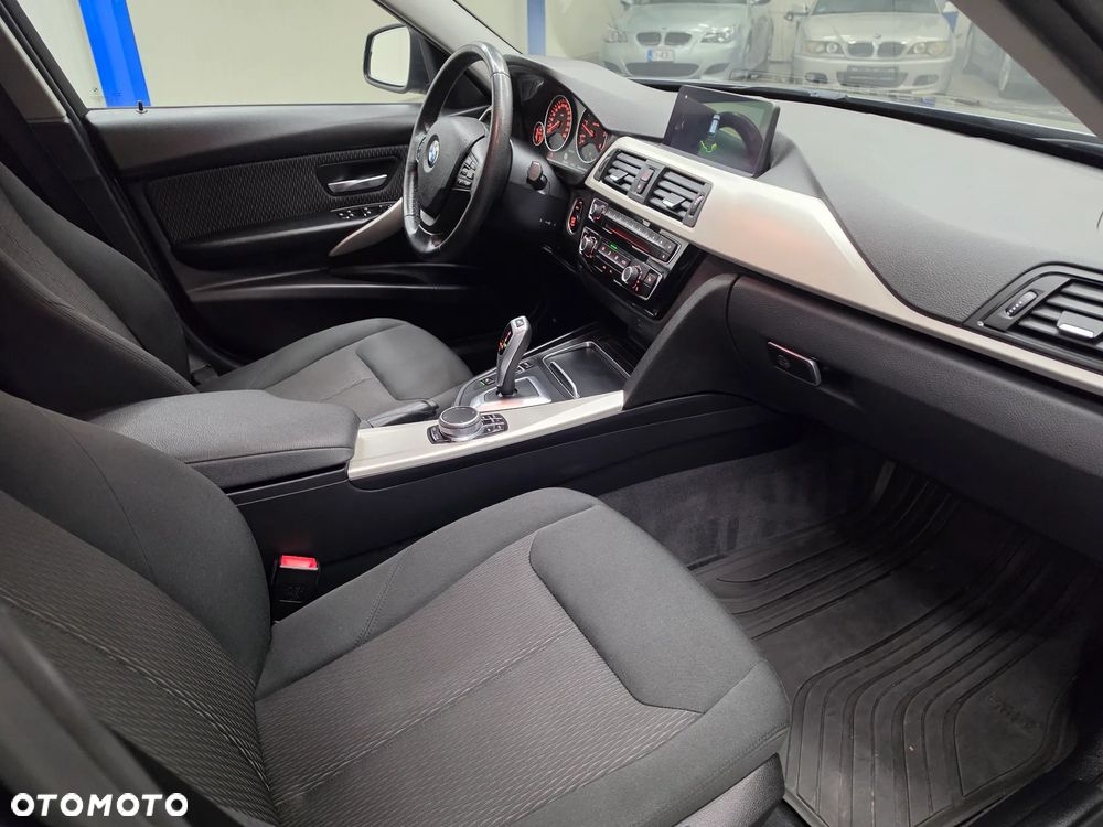 BMW Seria 3 320d Advantage - 22
