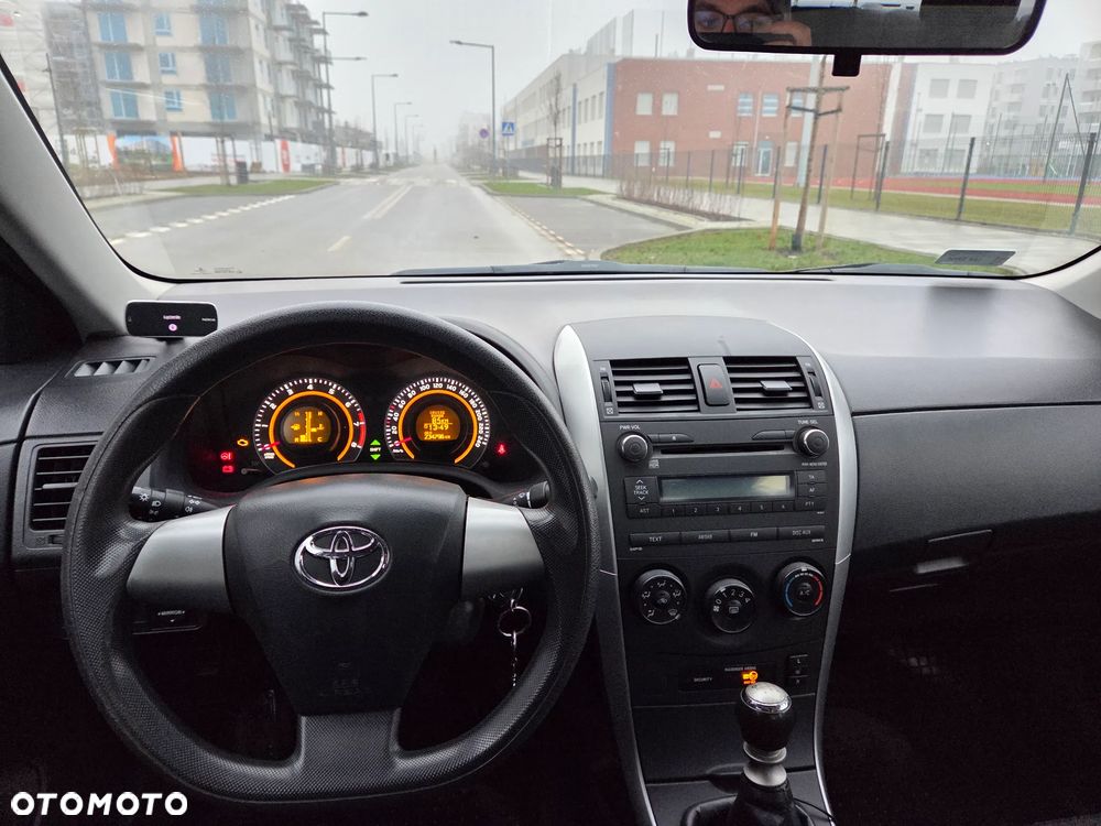 Toyota Corolla 1.6 Terra - 9