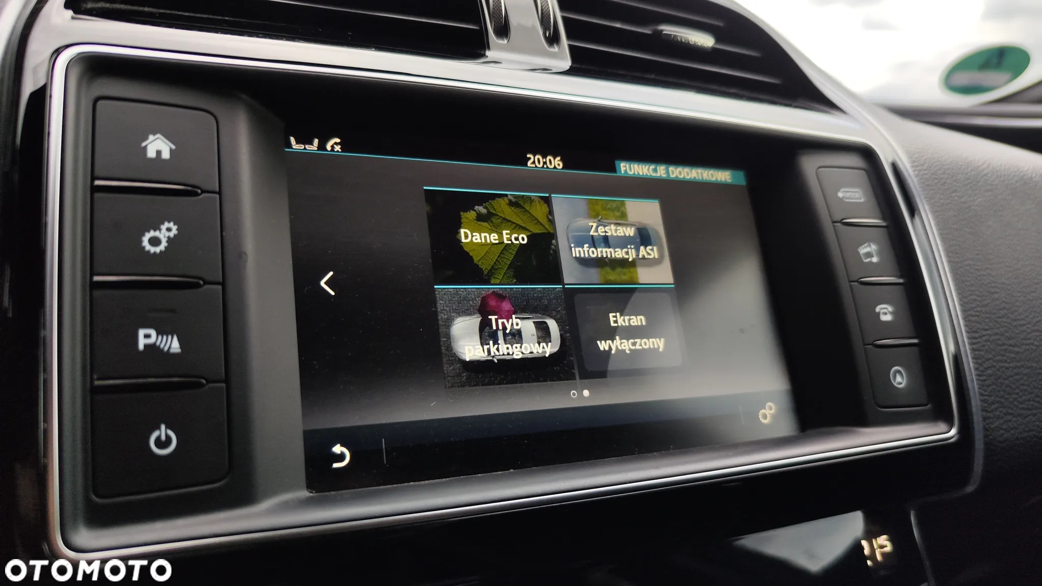 Jaguar XE 20d AWD R-Sport - 30